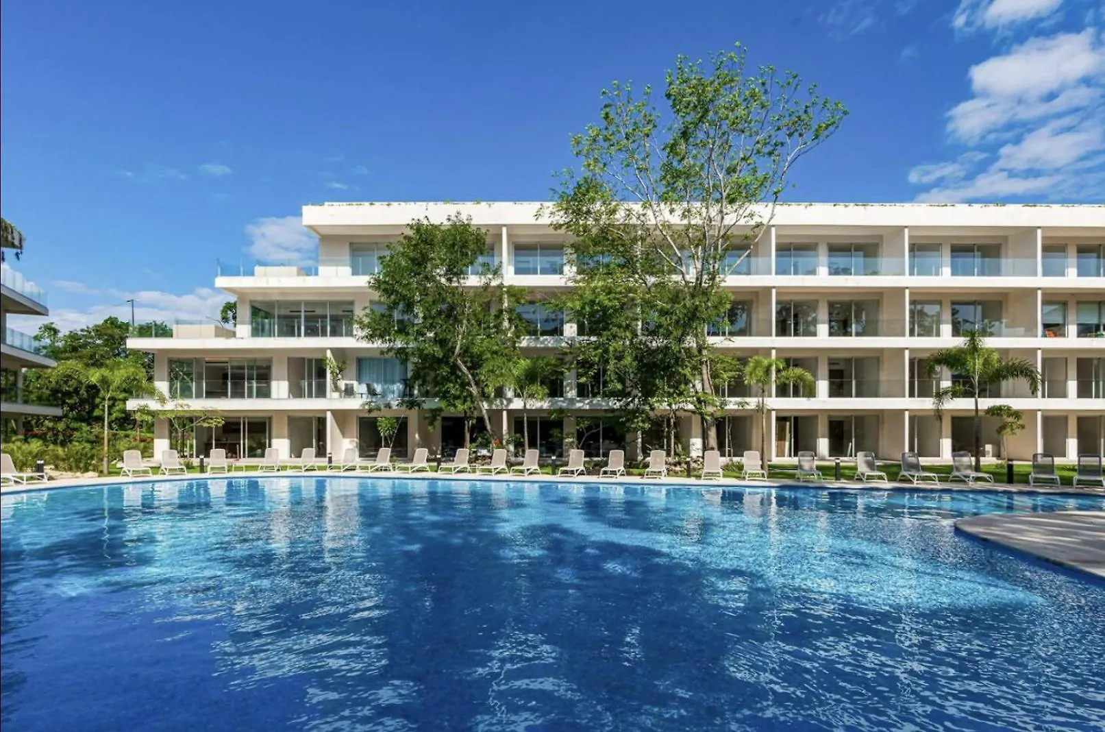 Modern Playacar Condo With Poolside Views & Nature Πλάγια Ντελ Κάρμεν 0*,  Μεξικό