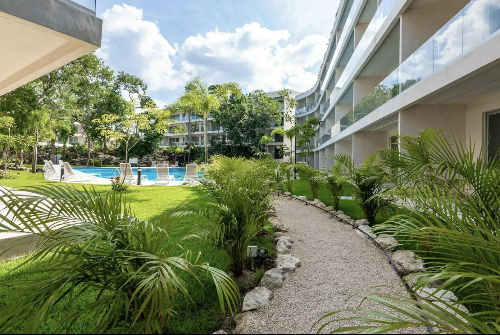 Modern Playacar Condo With Poolside Views & Nature Πλάγια Ντελ Κάρμεν